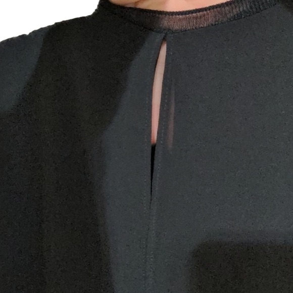 Ann Taylor keyhole front tank top - Picture 2 of 8